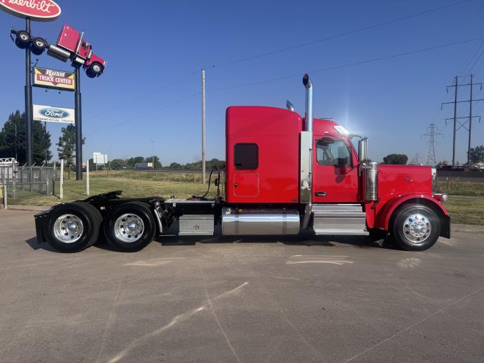 2027 Peterbilt 589-4