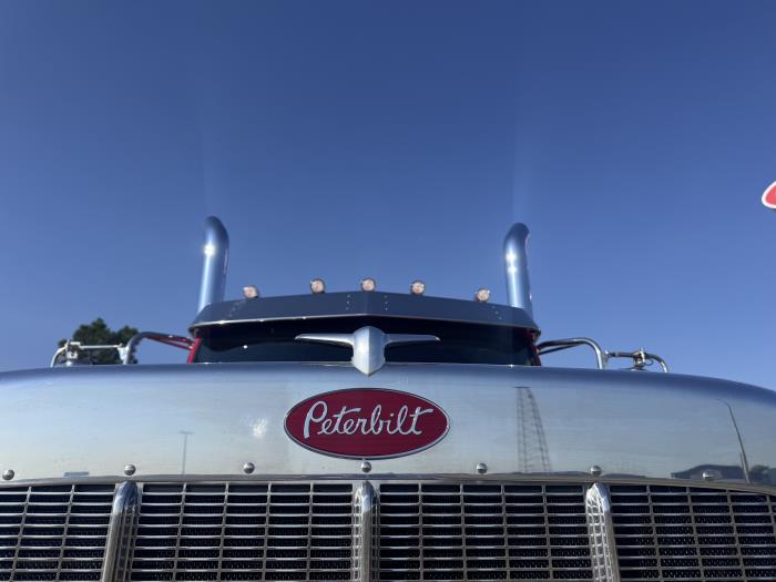 2027 Peterbilt 589-8