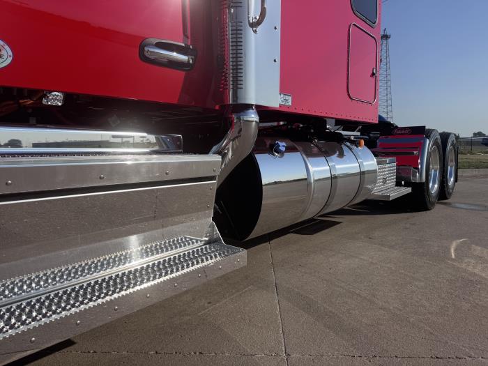 2027 Peterbilt 589-10