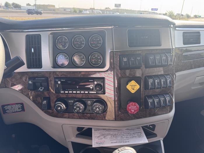 2027 Peterbilt 589-14