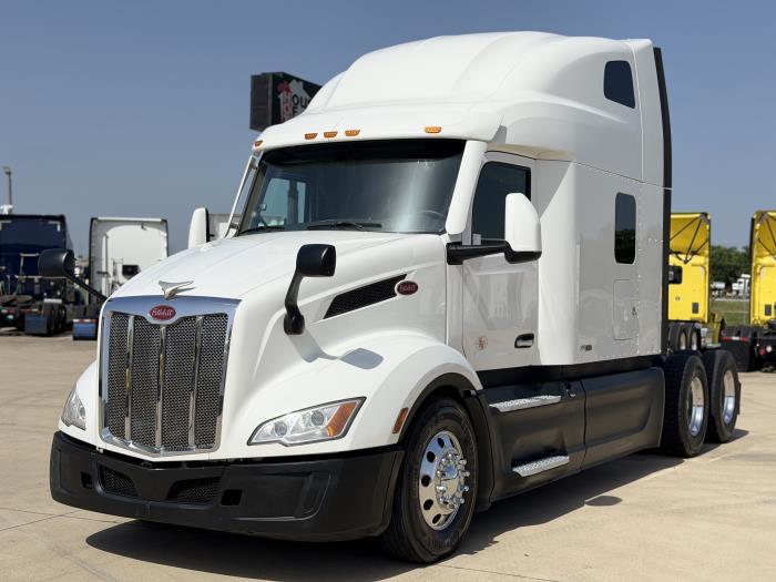 2022 Peterbilt 579-0