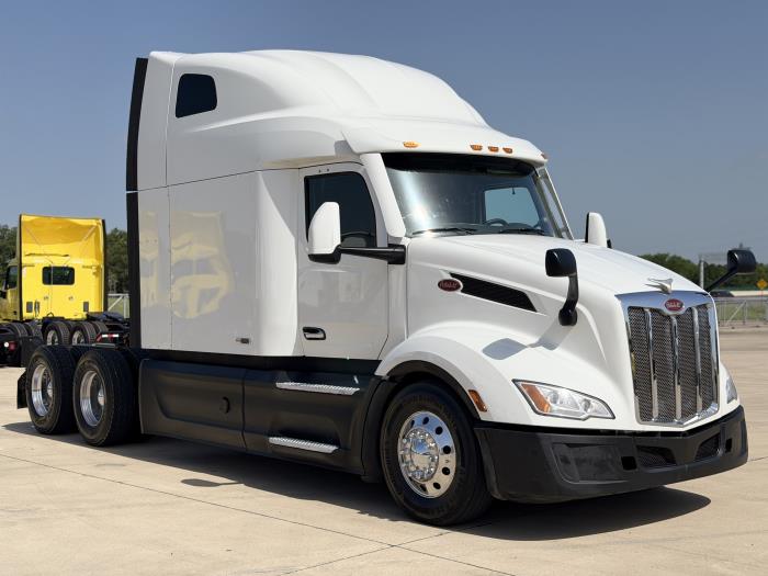 2022 Peterbilt 579-2