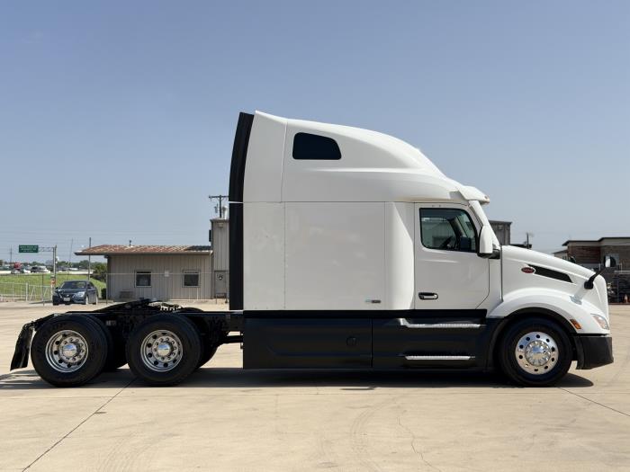 2022 Peterbilt 579-3