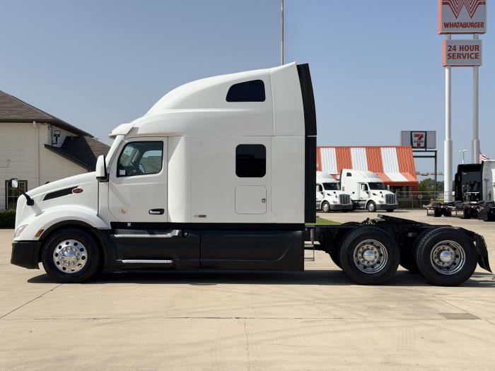 2022 Peterbilt 579-7