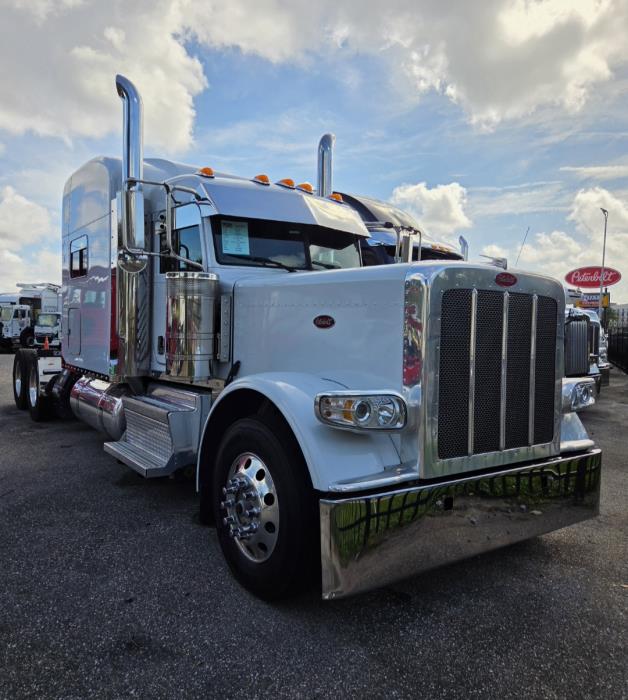 2023 Peterbilt 389-0