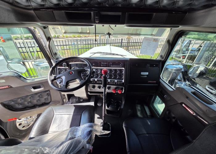 2023 Kenworth W900L-11