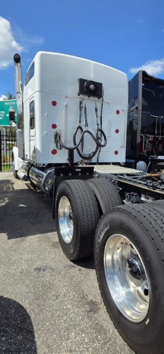 2023 Kenworth W900L-19