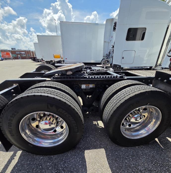 2023 Kenworth W900L-22