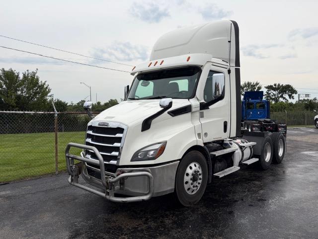 2021 Freightliner Cascadia-0
