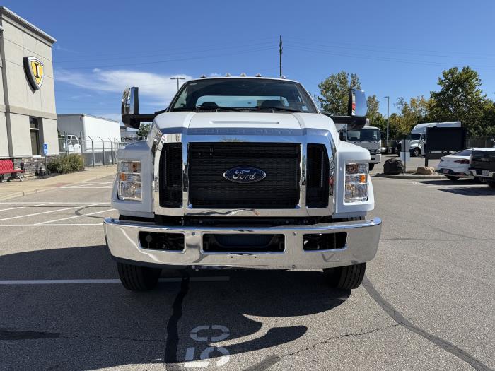 2027 Ford F-750-2