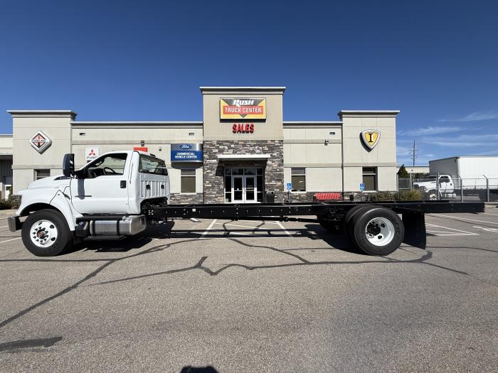 2027 Ford F-750-8