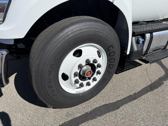 2027 Ford F-750-21