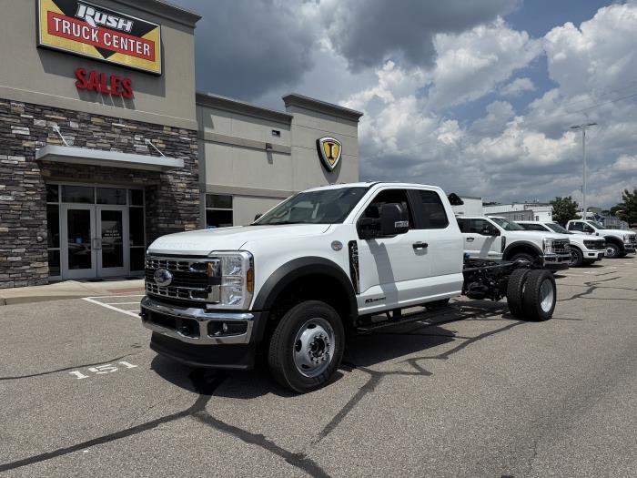 2027 Ford F-550-2