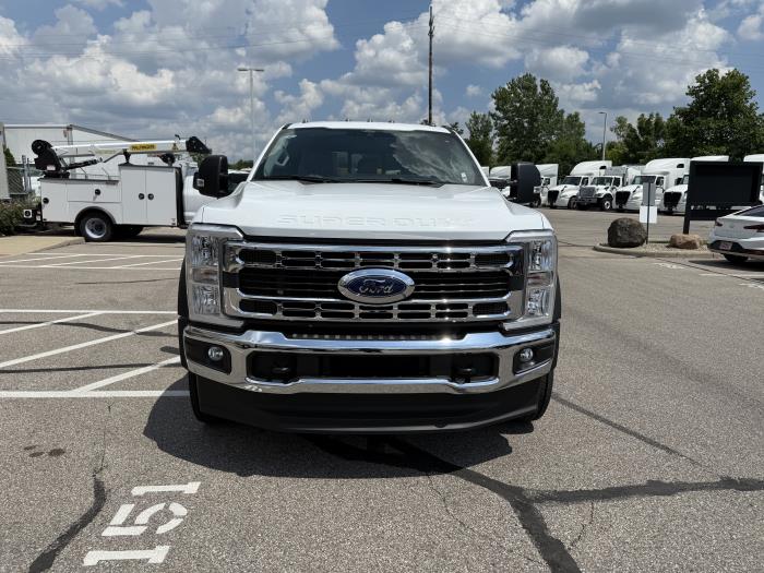 2027 Ford F-550-4