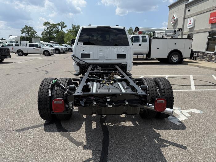 2027 Ford F-550-7