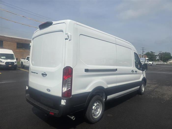 2026 Ford Transit-250-8