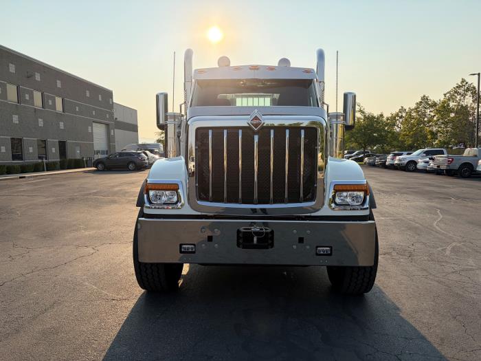 2027 International HX520-2