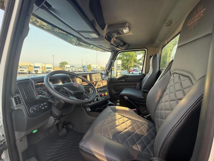 2027 International HX520-9