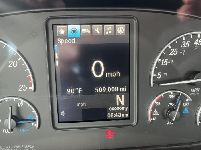 2022 Freightliner Cascadia-15