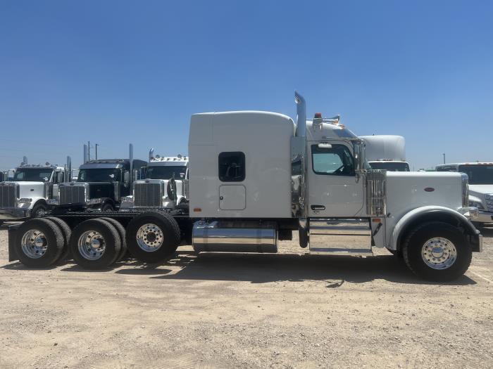 2027 Peterbilt 589-4