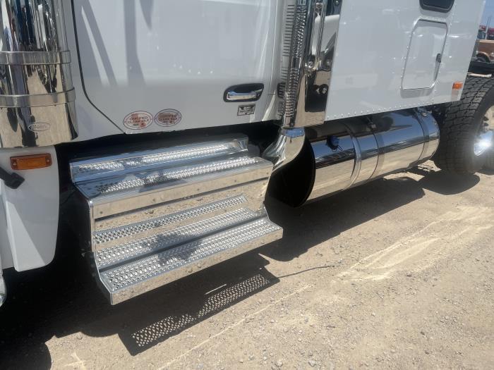 2027 Peterbilt 589-8