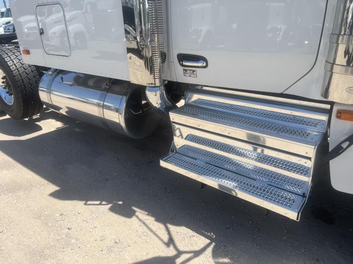 2027 Peterbilt 589-9