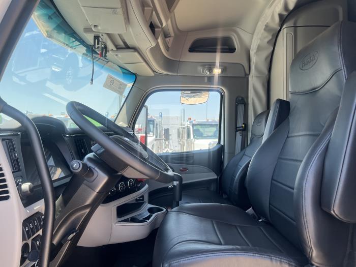 2027 Peterbilt 589-11