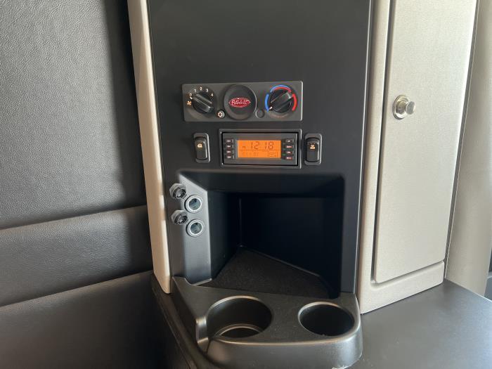 2027 Peterbilt 589-27