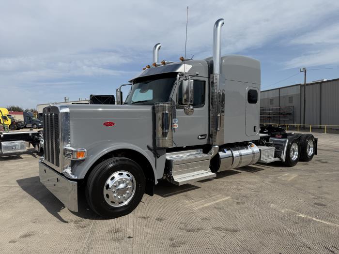 2027 Peterbilt 589-3