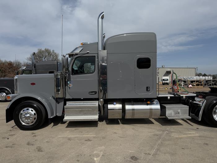 2027 Peterbilt 589-5