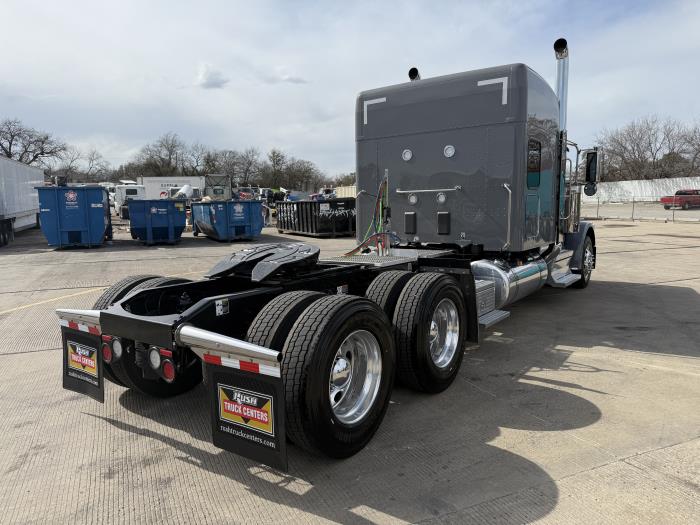 2027 Peterbilt 589-8