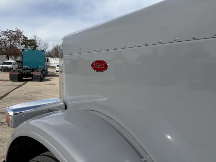 2027 Peterbilt 589-15