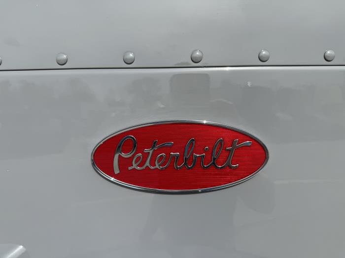 2027 Peterbilt 589-16