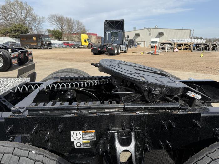2027 Peterbilt 589-22