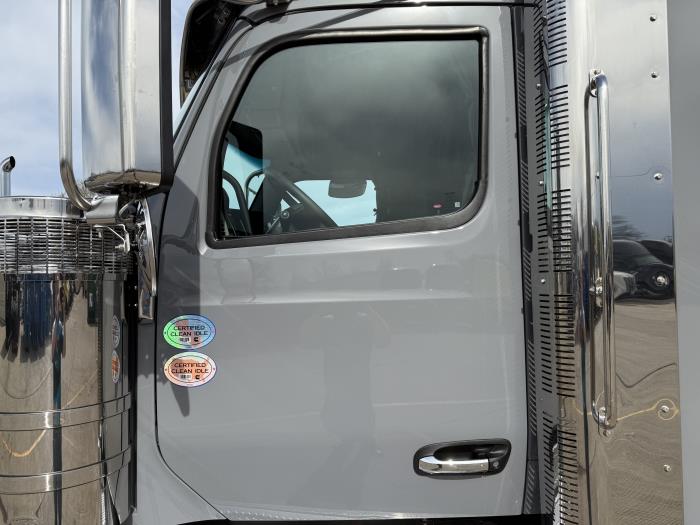 2027 Peterbilt 589-26