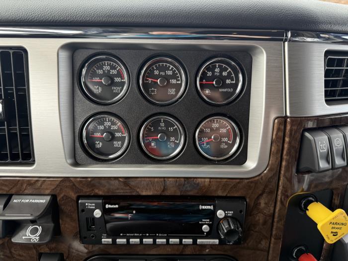 2027 Peterbilt 589-35