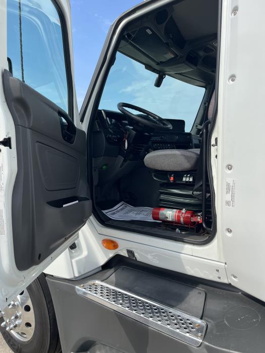 2021 International LT625-12