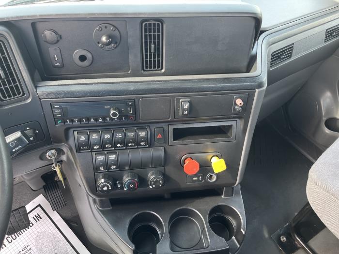 2021 International LT625-14