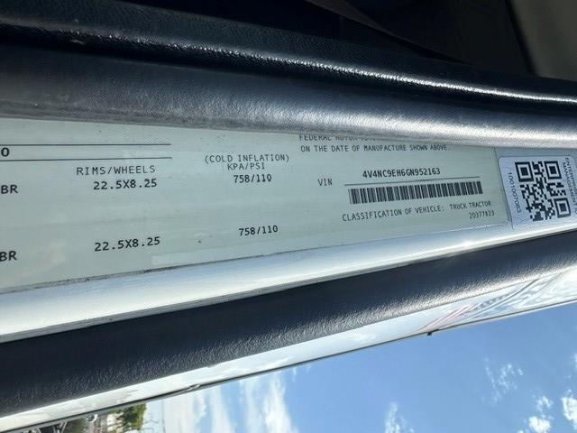 2016 Volvo VNL300-9