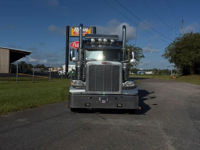 2023 Peterbilt 389-1