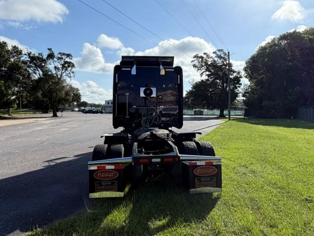 2023 Peterbilt 389-4