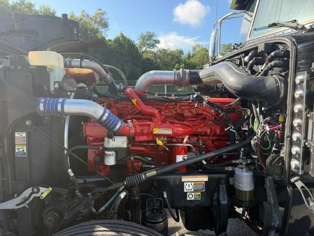 2023 Peterbilt 389-7