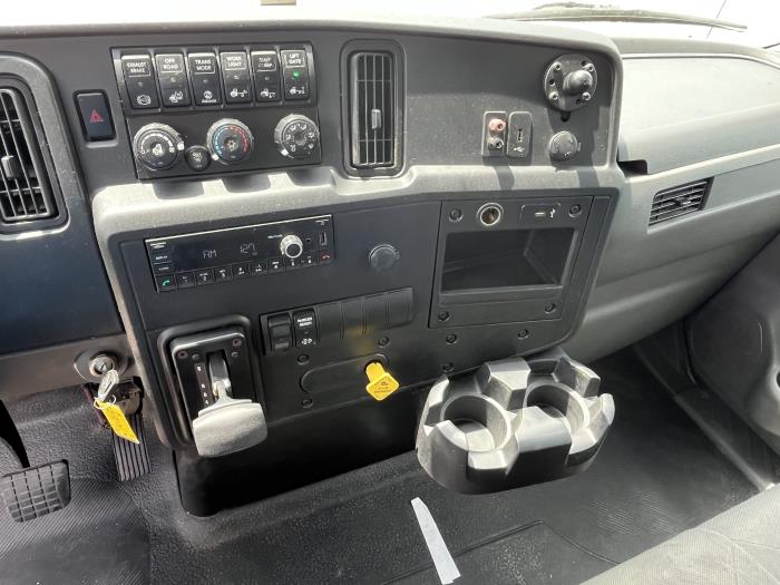 2021 International LT625-16