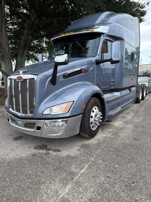 2023 Peterbilt 579-0