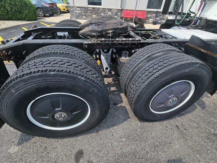 2023 International LT625-5