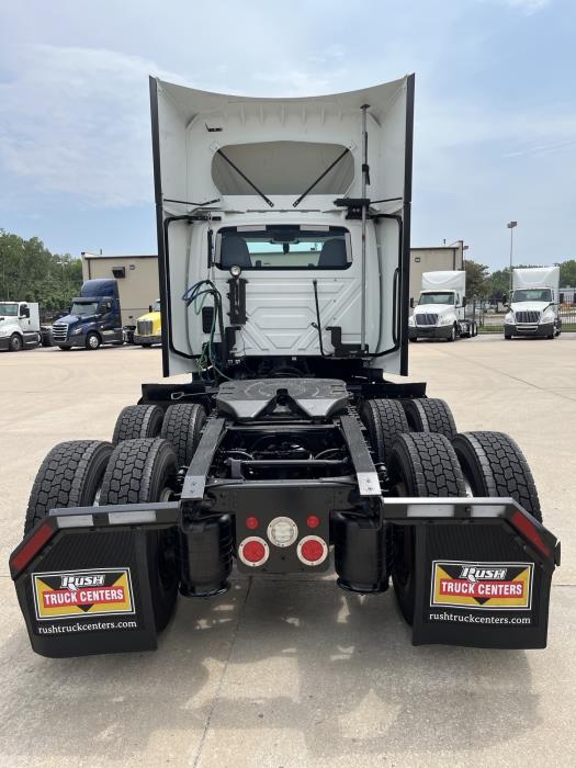 2021 International LT625-4