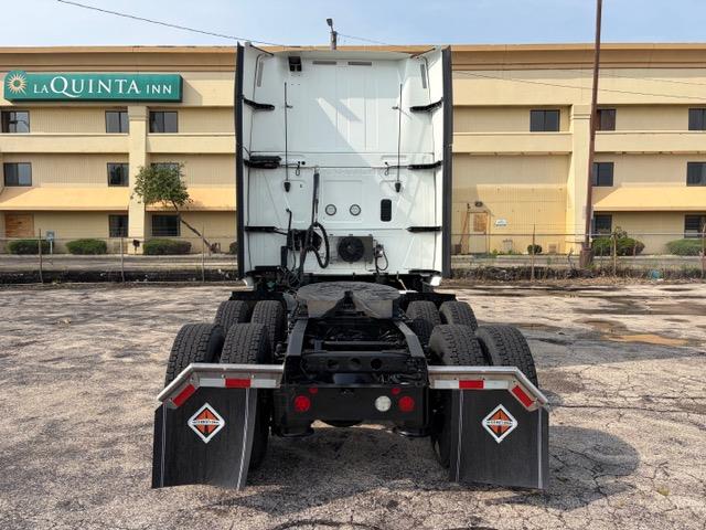 2022 International LT625-4