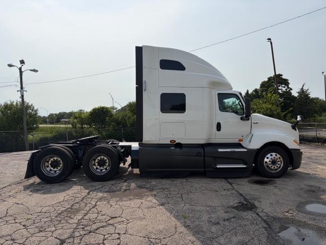 2022 International LT625-8
