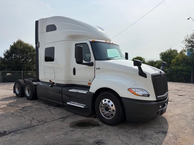 2022 International LT625-10