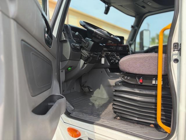 2022 International LT625-15